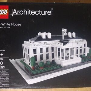LEGO Architecture White House Set - Black, White, and Green